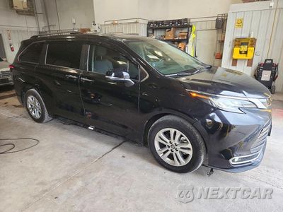Czwarte zdjęcie samochodu z boku: 2024 TOYOTA SIENNA LIMITED 7-PASSENGER VIN:5TDZSKFC8RS145490 - miniatura