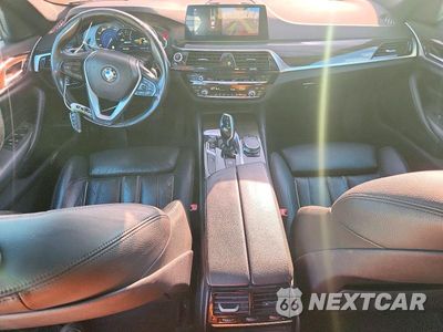 Zdjęcie 8 z 12 samochodu: 2019 BMW 530E VIN:WBAJA9C58KB388791 - miniatura