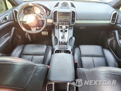 Zdjęcie 8 z 12 samochodu: 2014 PORSCHE CAYENNE GTS VIN:WP1AD2A21ELA76111 - miniatura