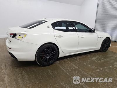 Trzecie zdjęcie samochodu z tyłu: 2021 MASERATI GHIBLI S VIN:ZAM57YSA4M1363239 - miniatura
