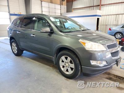 Czwarte zdjęcie samochodu z boku: 2011 CHEVROLET TRAVERSE LT VIN:1GNKVGED7BJ199759 - miniatura