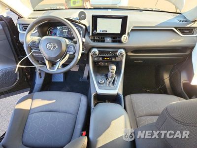 Zdjęcie 8 z 14 samochodu: 2025 TOYOTA RAV4 HYBRID XLE VIN:JTMRWRFV2SD335110 - miniatura