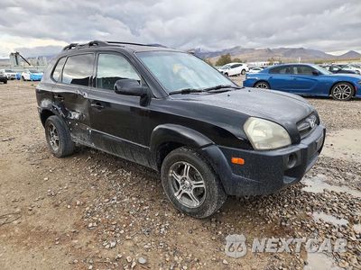 Czwarte zdjęcie samochodu z boku: 2008 HYUNDAI TUCSON SE VIN:KM8JN12D98U772167 - miniatura