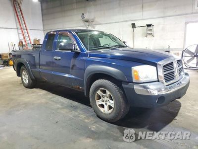 Czwarte zdjęcie samochodu z boku: 2005 DODGE DAKOTA SLT VIN:1D7HW42N45S236346 - miniatura