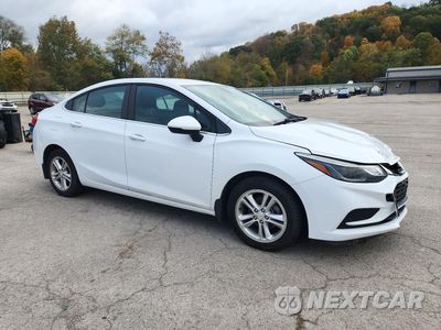 Czwarte zdjęcie samochodu z boku: 2017 CHEVROLET CRUZE LT VIN:1G1BE5SM8H7153597 - miniatura