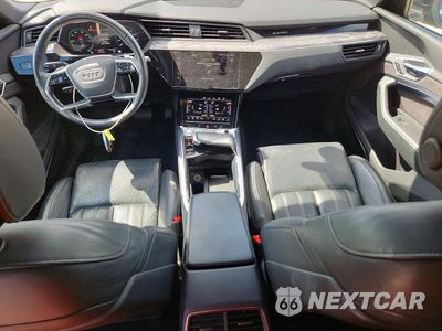 Zdjęcie 8 z 14 samochodu: 2019 AUDI E-TRON PRESTIGE VIN:WA1VAAGE9KB006391 - miniatura