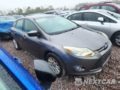 Czwarte zdjęcie samochodu z boku: 2012 FORD FOCUS SE VIN:1FAHP3K26CL178728 - miniatura