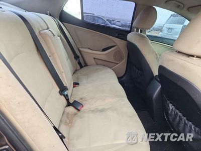 Zdjęcie 10 z 12 samochodu: 2014 KIA OPTIMA LX VIN:5XXGM4A70EG312377 - miniatura