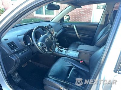 Zdjęcie 14 z 14 samochodu: 2011 TOYOTA HIGHLANDER SE VIN:5TDBK3EH9BS090123 - miniatura