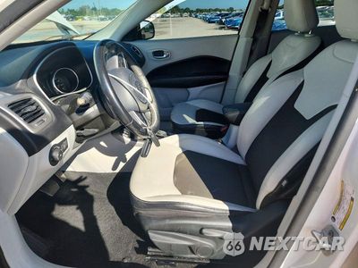 Zdjęcie 7 z 13 samochodu: 2019 JEEP COMPASS LATITUDE VIN:3C4NJCBB0KT843687 - miniatura