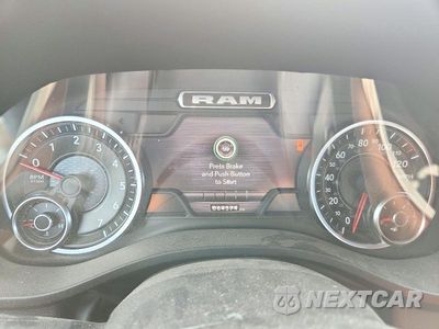Zdjęcie 9 z 13 samochodu: 2022 RAM 1500 BIG HORN/LONE STAR VIN:1C6SRFFT7NN418348 - miniatura