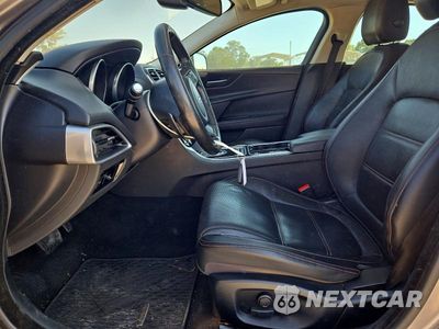 Zdjęcie 7 z 12 samochodu: 2017 JAGUAR XE PRESTIGE VIN:SAJAE4BG2HA947135 - miniatura
