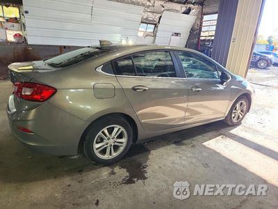 Trzecie zdjęcie samochodu z tyłu: 2018 CHEVROLET CRUZE LT VIN:1G1BE5SMXJ7123880 - miniatura