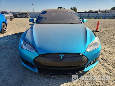 Piąte zdjęcie samochodu w środku: 2015 TESLA MODEL S VIN:5YJSA1E42FF102093 - miniatura
