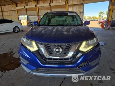 Piąte zdjęcie samochodu w środku: 2017 NISSAN ROGUE S VIN:KNMAT2MTXHP528949 - miniatura