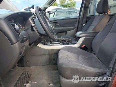 Zdjęcie 7 z 12 samochodu: 2005 MAZDA TRIBUTE I VIN:4F2YZ02Z15KM01797 - miniatura
