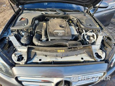 Zdjęcie 11 z 12 samochodu: 2017 MERCEDES-BENZ E 300 4MATIC VIN:WDDZF4KB8HA102038 - miniatura