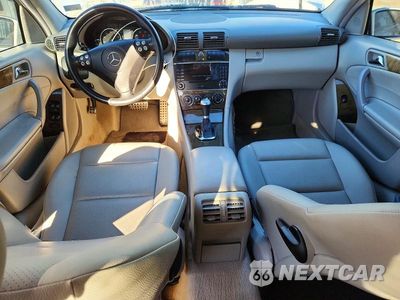 Zdjęcie 8 z 12 samochodu: 2007 MERCEDES-BENZ C-CLASS VIN:WDDRF52H27E025717 - miniatura