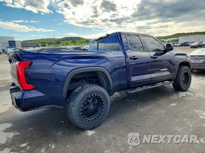 Trzecie zdjęcie samochodu z tyłu: 2022 TOYOTA TUNDRA SR5 VIN:5TFLA5DA1NX015034 - miniatura