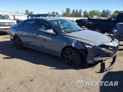 Czwarte zdjęcie samochodu z boku: 2022 HYUNDAI ELANTRA SEL VIN:KMHLS4AG6NU368981 - miniatura