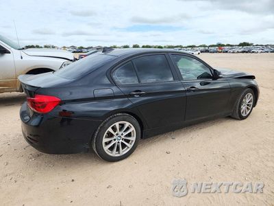 Trzecie zdjęcie samochodu z tyłu: 2016 BMW 320 I VIN:WBA8E1G53GNU12175 - miniatura