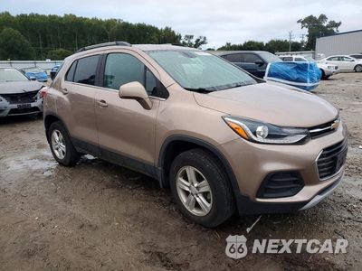 Czwarte zdjęcie samochodu z boku: 2019 CHEVROLET TRAX 1LT VIN:3GNCJPSB3KL115142 - miniatura