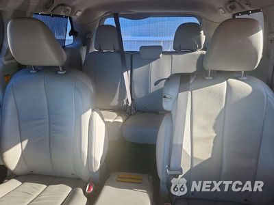 Zdjęcie 10 z 13 samochodu: 2011 TOYOTA SIENNA VIN:5TDYK3DC0BS167137 - miniatura