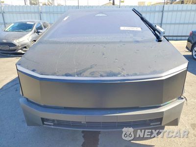 Piąte zdjęcie samochodu w środku: 2025 TESLA CYBERTRUCK VIN:7G2CEHED8SA067193 - miniatura