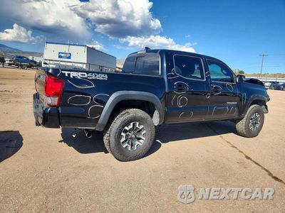 Trzecie zdjęcie samochodu z tyłu: 2017 TOYOTA TACOMA TRD OFF-ROAD VIN:5TFCZ5AN9HX090844 - miniatura