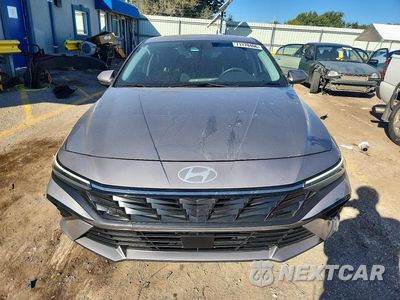 Piąte zdjęcie samochodu w środku: 2025 HYUNDAI ELANTRA SEL VIN:KMHLS4DG2SU953936 - miniatura