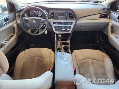 Zdjęcie 8 z 12 samochodu: 2017 HYUNDAI SONATA SE VIN:5NPE24AF8HH559367 - miniatura