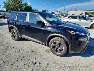 Czwarte zdjęcie samochodu z boku: 2025 NISSAN ROGUE SV VIN:5N1BT3BA8SC794590 - miniatura