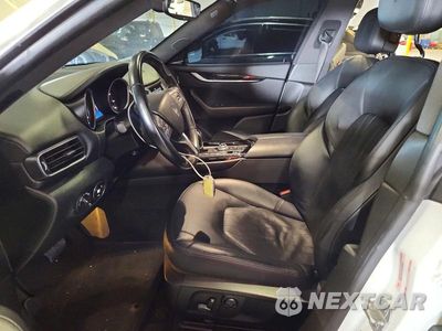Zdjęcie 7 z 13 samochodu: 2018 MASERATI LEVANTE VIN:ZN661XUS5HX221834 - miniatura