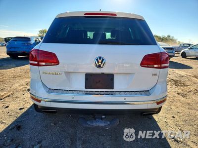 Zdjęcie 6 z 13 samochodu: 2016 VOLKSWAGEN TOUAREG SPORT VIN:WVGEF9BP6GD001297 - miniatura
