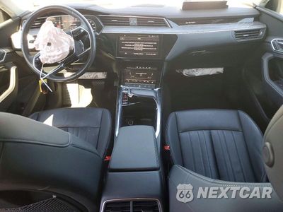 Zdjęcie 8 z 13 samochodu: 2022 AUDI E-TRON PREMIUM VIN:WA1AAAGE7NB014198 - miniatura
