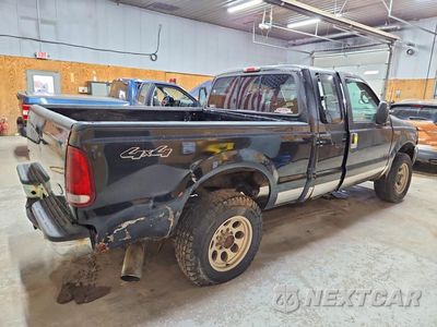 Trzecie zdjęcie samochodu z tyłu: 2000 FORD F250 SUPER DUTY VIN:1FTNW21FXYEA57873 - miniatura
