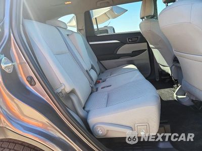 Zdjęcie 11 z 13 samochodu: 2019 TOYOTA HIGHLANDER LE VIN:5TDZZRFH0KS303309 - miniatura