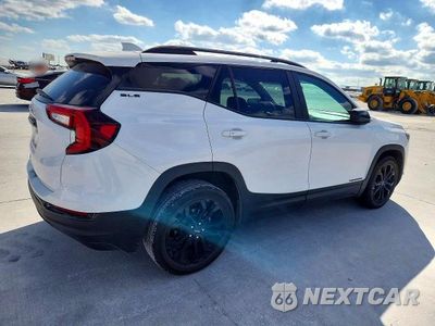 Trzecie zdjęcie samochodu z tyłu: 2022 GMC TERRAIN SLE VIN:3GKALMEV9NL269815 - miniatura