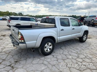 Trzecie zdjęcie samochodu z tyłu: 2005 TOYOTA TACOMA DOUBLE CAB PRERUNNER VIN:5TEJU62N85Z053282 - miniatura