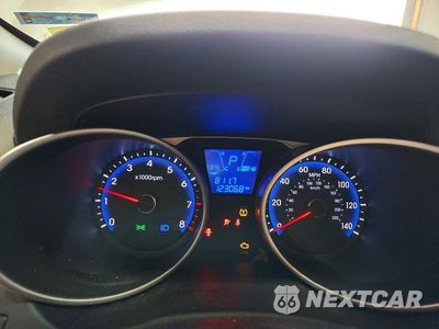 Zdjęcie 9 z 12 samochodu: 2013 HYUNDAI TUCSON LIMITED VIN:KM8JU3AC8DU783209 - miniatura