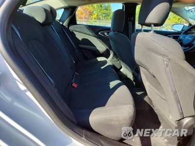 Zdjęcie 10 z 12 samochodu: 2016 CHRYSLER 200 LIMITED VIN:1C3CCCAB0GN119030 - miniatura