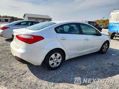 Trzecie zdjęcie samochodu z tyłu: 2015 KIA FORTE LX VIN:KNAFX4A64F5281695 - miniatura