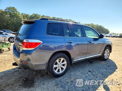 Trzecie zdjęcie samochodu z tyłu: 2011 TOYOTA HIGHLANDER SE VIN:5TDZK3EH8BS034267 - miniatura