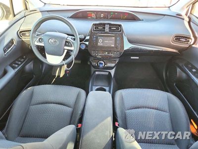 Zdjęcie 8 z 12 samochodu: 2017 TOYOTA PRIUS TWO VIN:JTDKBRFU0H3575338 - miniatura