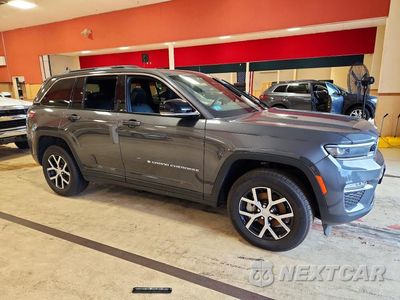 Czwarte zdjęcie samochodu z boku: 2025 JEEP GRAND CHEROKEE LIMITED VIN:1C4RJHBGXSC280413 - miniatura