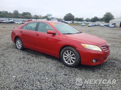Czwarte zdjęcie samochodu z boku: 2010 TOYOTA CAMRY XLE V6 VIN:4T1BK3EK3AU114045 - miniatura