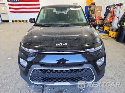 Piąte zdjęcie samochodu w środku: 2022 KIA SOUL LX VIN:KNDJ23AU6N7172162 - miniatura