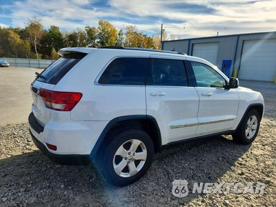 Trzecie zdjęcie samochodu z tyłu: 2013 JEEP GRAND CHEROKEE LAREDO VIN:1C4RJFAG3DC557167 - miniatura