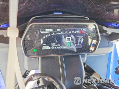 Zdjęcie 7 z 9 samochodu: 2024 YAMAHA YZFR1 VIN:JYARN66E8RA004802 - miniatura