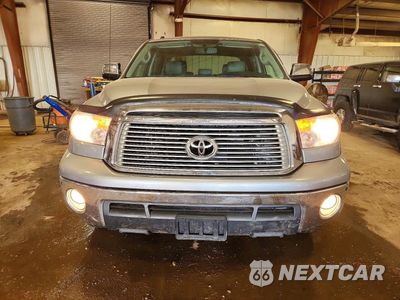 Piąte zdjęcie samochodu w środku: 2010 TOYOTA TUNDRA CREWMAX LIMITED VIN:5TFHW5F10AX139603 - miniatura